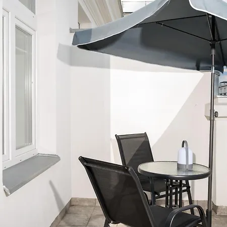 Mokotowska Serene By Bookinghost