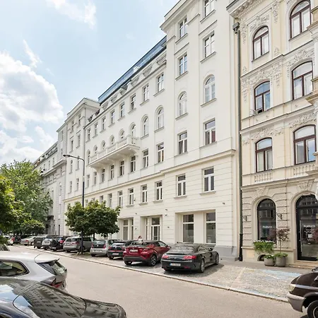 Mokotowska Serene By Bookinghost *